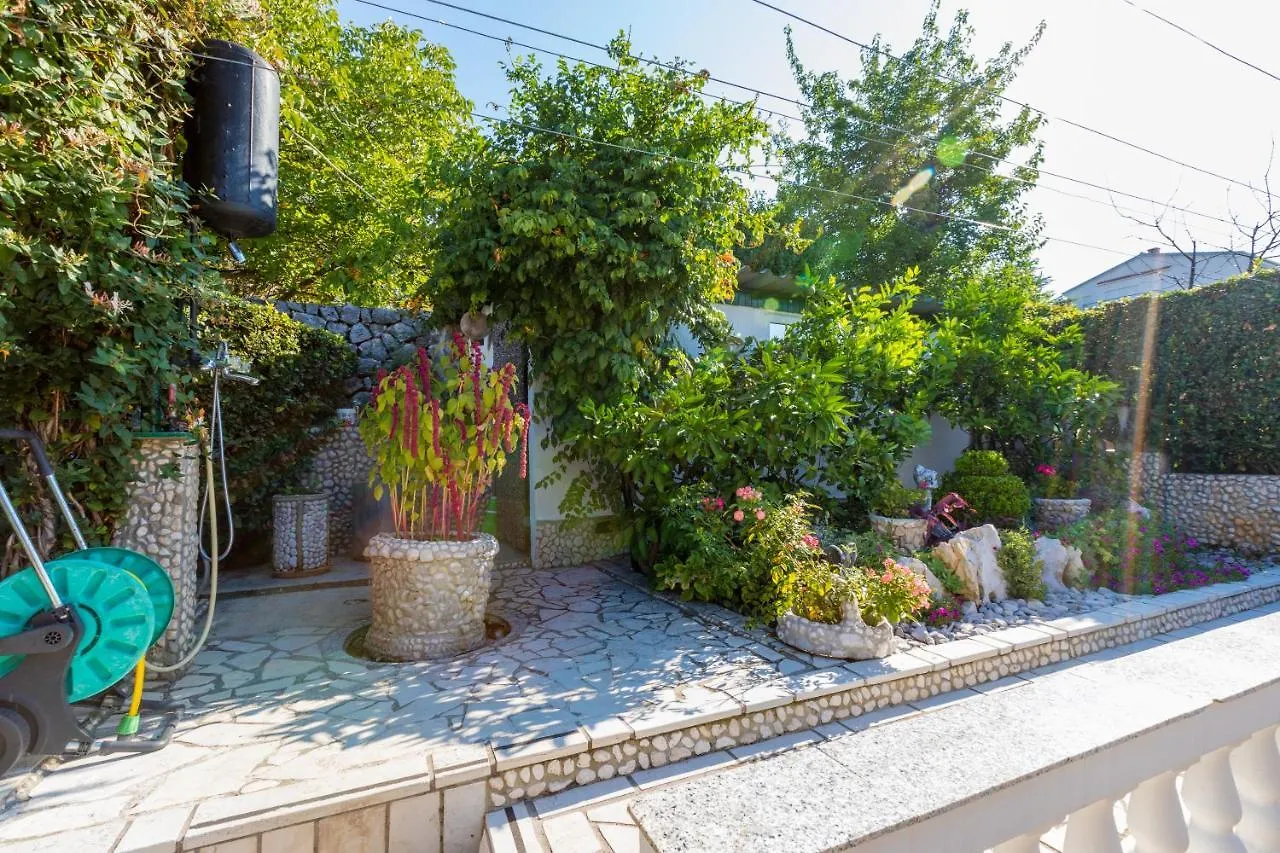 Apartment Apartman Mladenka Dramalj